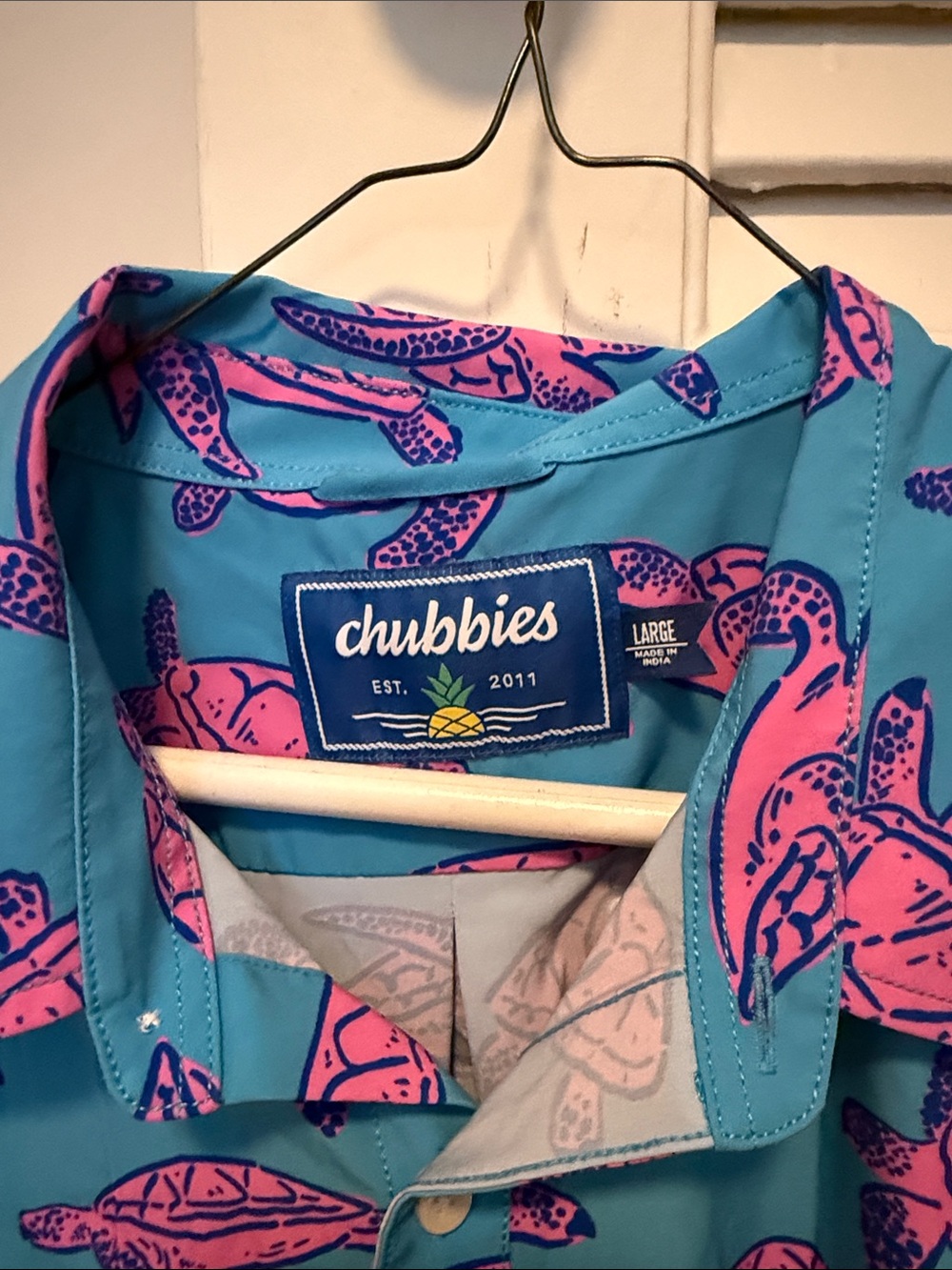 Chubbies Button Down Size Large - Picture 2 of 3